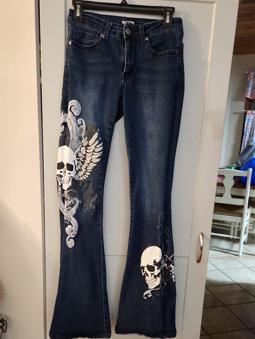 Hot Topic Skull Jeans